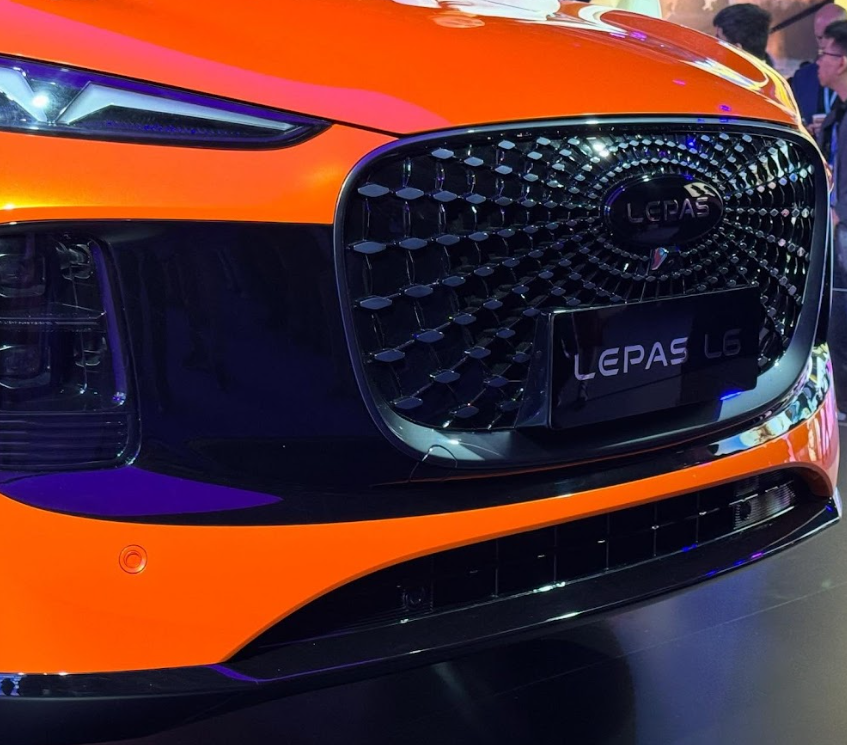 Mobil Lepas L6 Grille